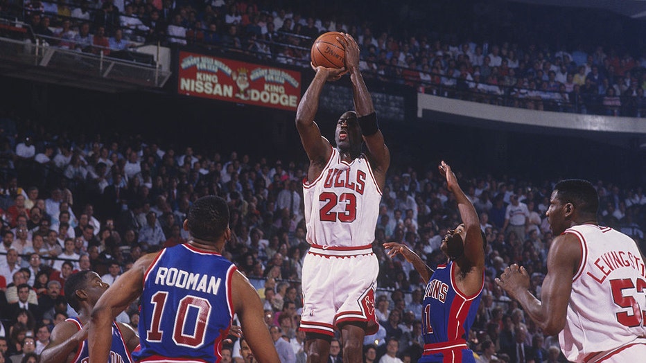 MJ-and-Isiah-Thomas.jpg