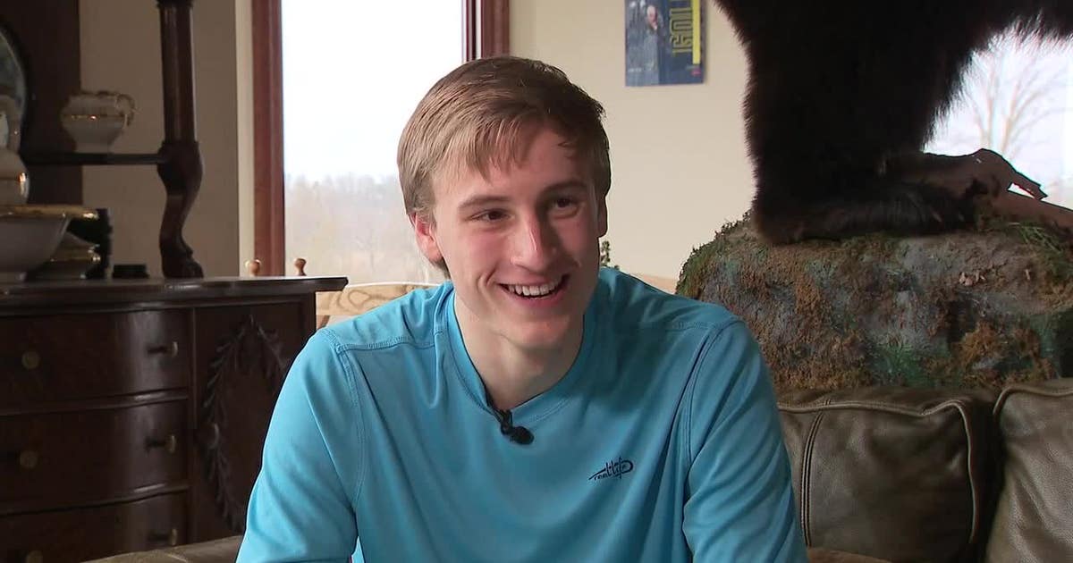 Wisconsin's Jordan Stolz, speedskating star at 20 | FOX6 Milwaukee