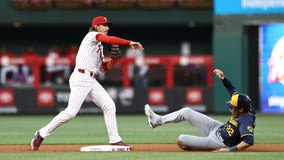 Brewers lose to Phillies, Castellanos doubles in 10th