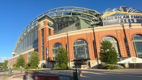 Escalator malfunction after Brewers-Cubs game, 11 injured