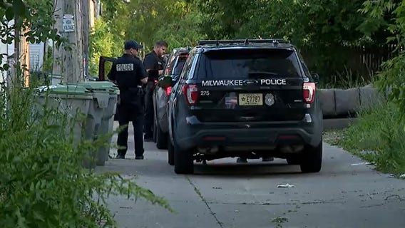 Milwaukee police chase, vehicle stolen, 2 teens in custody