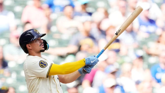 Brewers hold off Blue Jays, Adames homers in big 6th inning