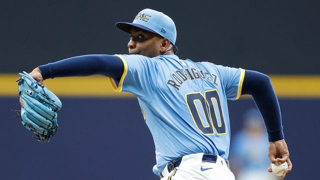 Brewers fall to Blue Jays, Carlos Rodriguez debuts for Milwaukee