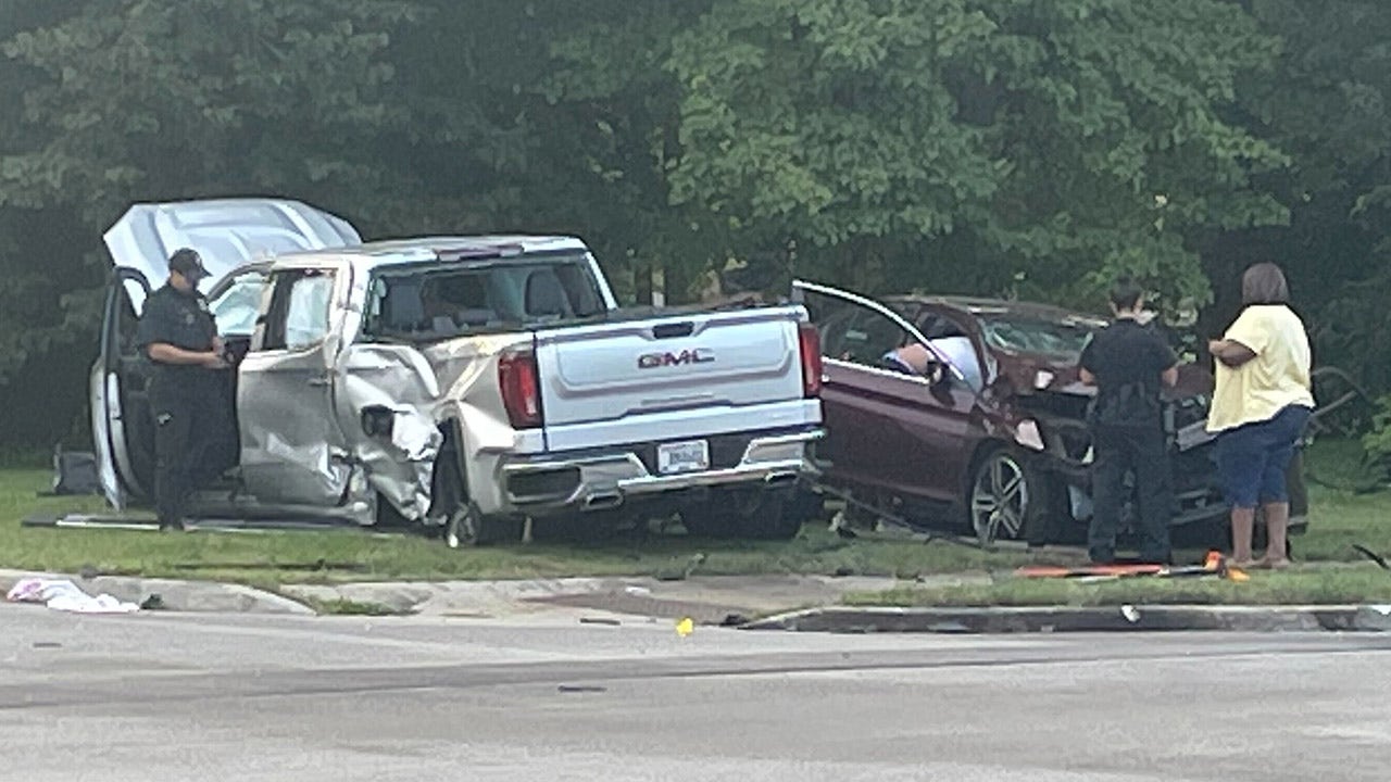 MPD: Multiple people injured in 3-vehicle crash near 51st and Parkway