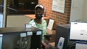 Kenosha bank robbery; armed suspect caught on camera, police seek ID