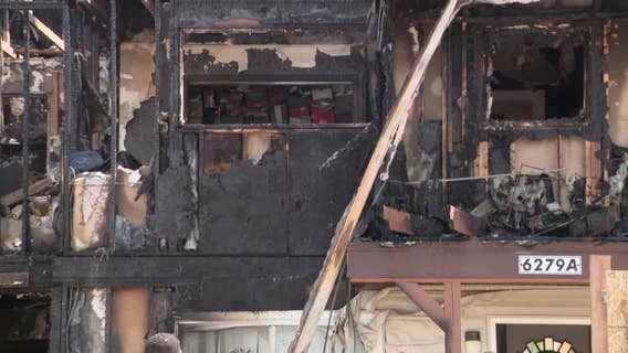 Milwaukee apartment fire; residents salvage what they can from homes