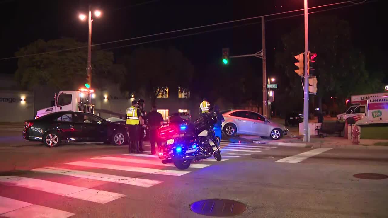 Milwaukee crash, Holton and Capitol; 1 person taken to hospital