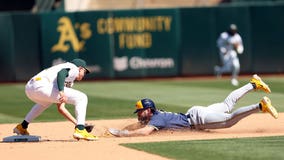 Brewers fall to A's, 4-3; failed to lock in sweep