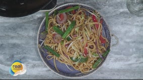 Easy and customizable lo mein noodles