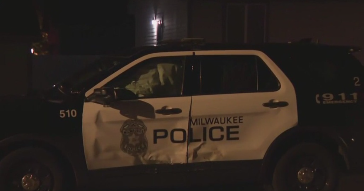 Milwaukee police chase stolen vehicle, 2 arrested after crash | FOX6 ...