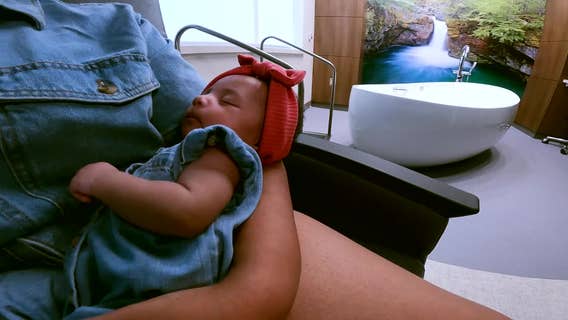 Milwaukee hospital's water birth suite; touted as safe, relaxing option