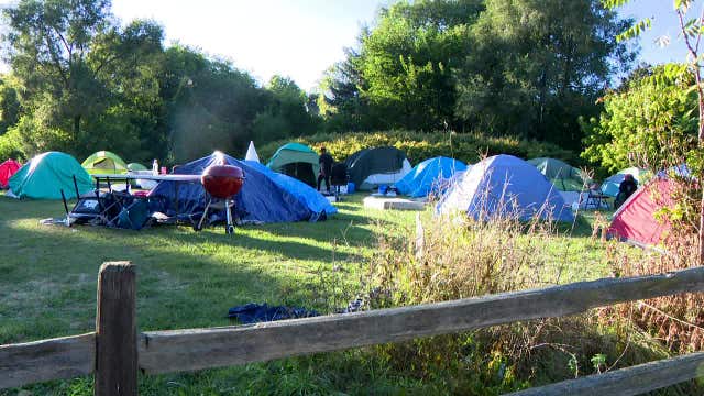 Milwaukee homeless shelter serves vacate notice to nearby encampment