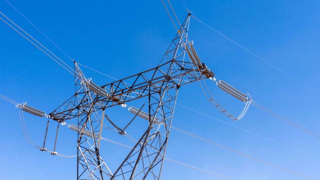High-voltage power line links Wisconsin, Iowa; crews complete work