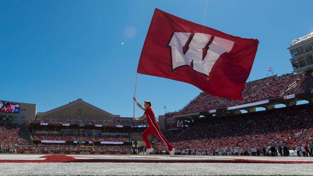 Wisconsin Badgers host Alabama, chance to regain national relevance