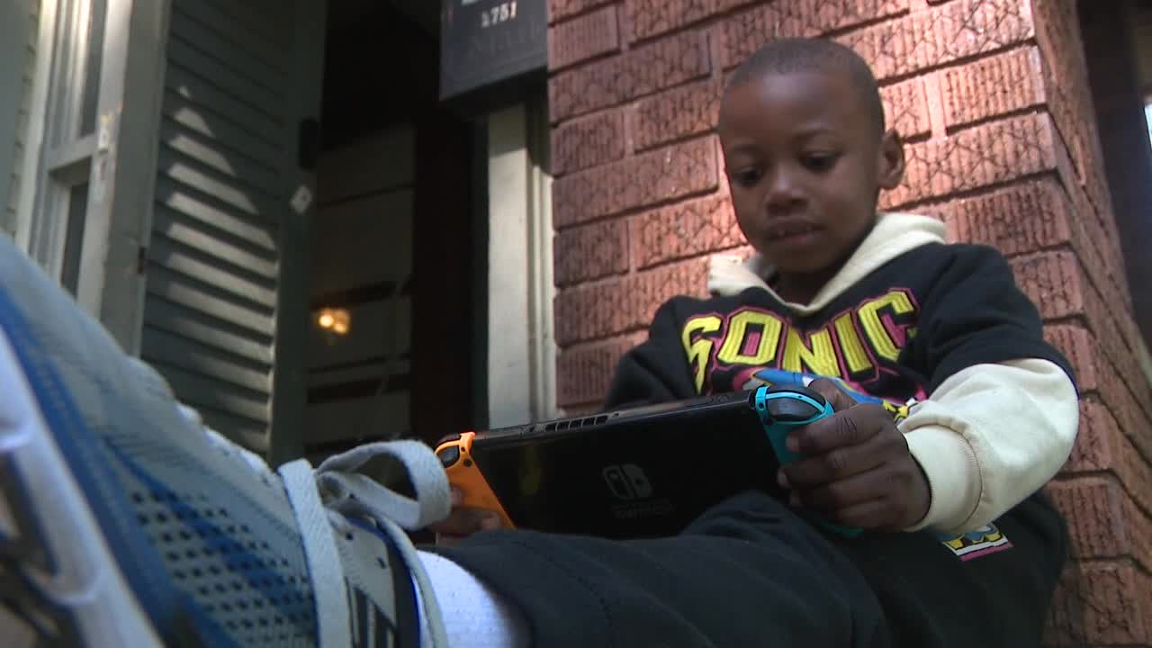 Milwaukee school didn't know boy left building, mother says | FOX6