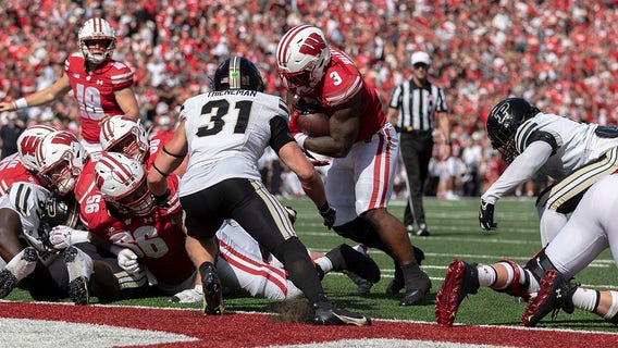 Wisconsin Badgers steamroll Purdue, Tawee Walker scores 3 TDs