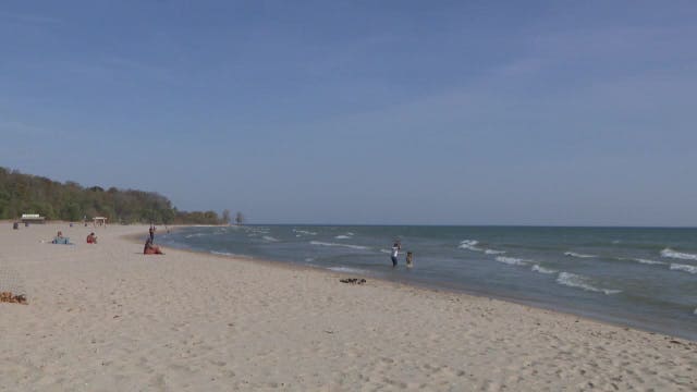 Milwaukee warm October weather nears record, people flock outside