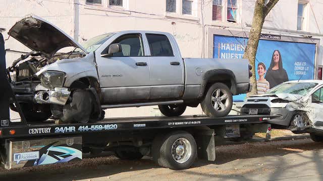 Milwaukee crash, pedestrian hit near 31st and National