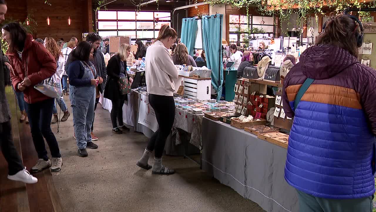 ‘Early Bird Holiday’ makers market highlights shopping local
