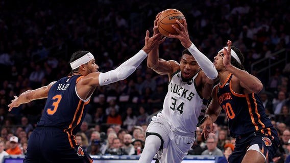Bucks fall to Knicks, Antetokounmpo leads team with 24 points