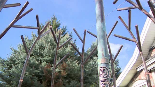 New Milwaukee Public Museum sculpture, local artist crafting piece