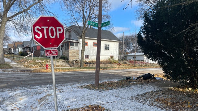Milwaukee fatal overnight crash; 1 dead, 1 injured