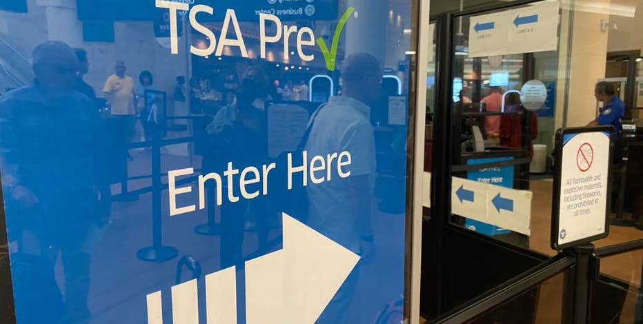 TSA at Milwaukee Mitchell International offers holiday travel tips