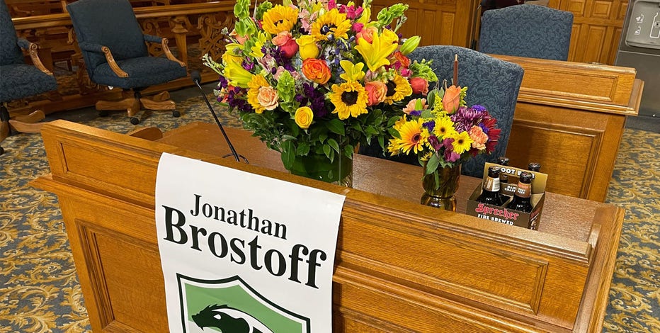 Milwaukee Common Council moment of silence for Ald. Brostoff, Witkowski