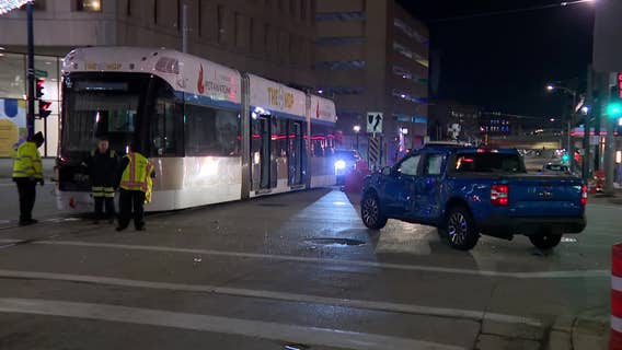Milwaukee Hop streetcar crash; nobody injured