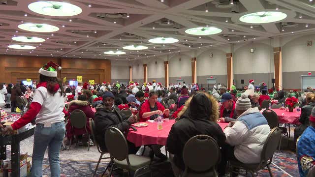 Annual Milwaukee Salvation Army Christmas meal serves thousands