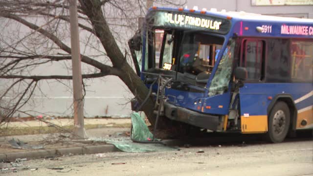 Milwaukee chain-reaction crash; MCTS bus among 5 vehicles involved