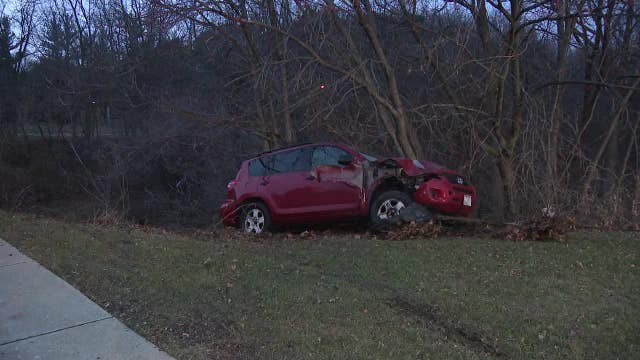 Vehicle crashes into Kinnickinnic River; MPD seeks driver who fled scene