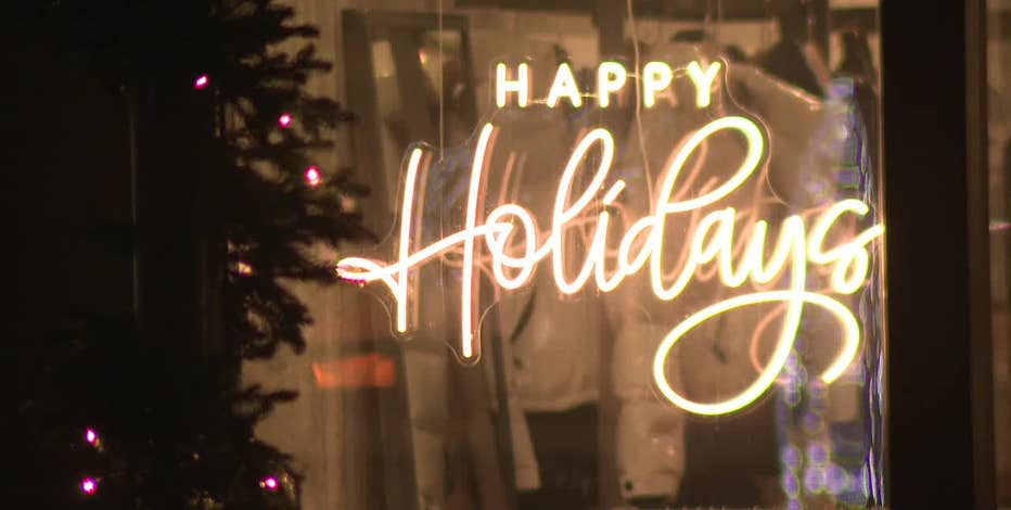 Wisconsinites complete last-minute holiday shopping