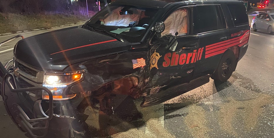 I-894 crashes; 2 sheriff squads struck by different vehicles