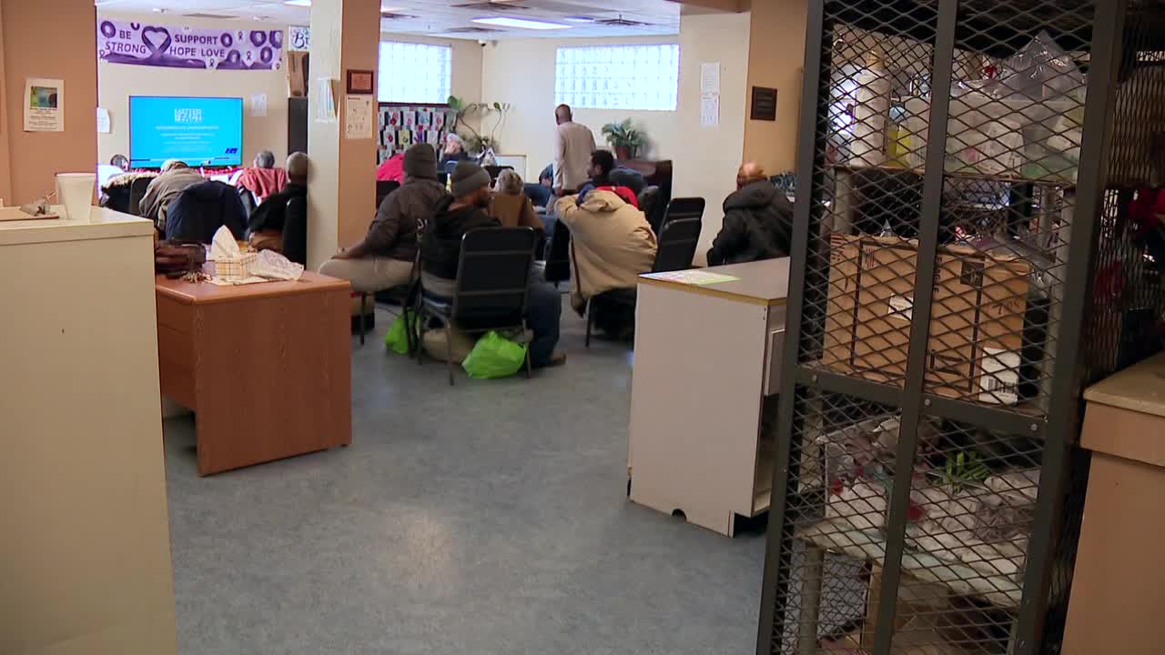 Milwaukee winter warming sites open overnight through March 2026