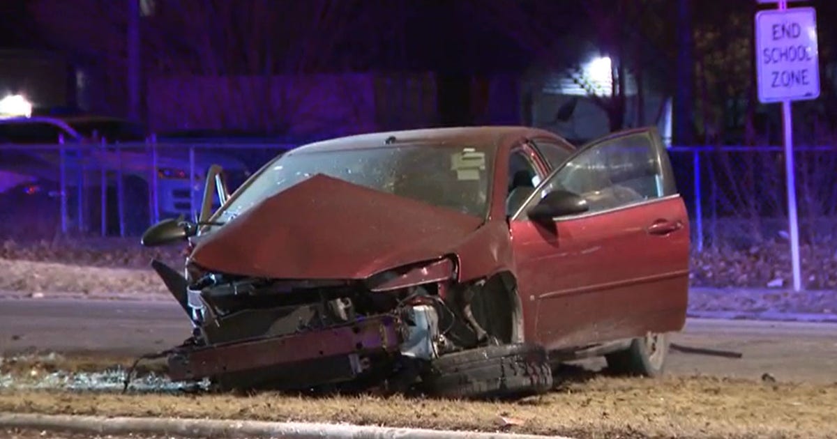 Milwaukee crash, 17th and Highland; driver hit traffic sign, median ...