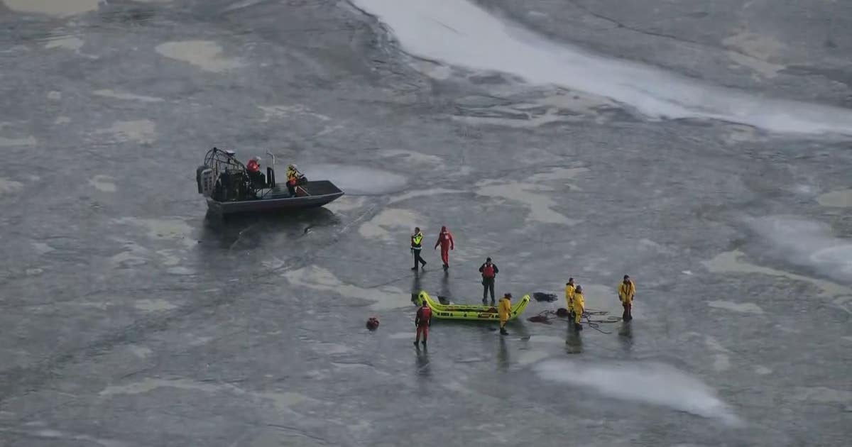 Elizabeth Lake water rescue in Twin Lakes; 1 still missing | FOX 32 Chicago