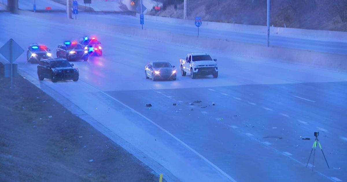 Pedestrian fatally struck on northbound I-43 near Brown Street | FOX6 ...