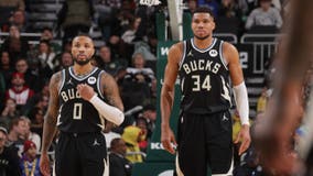 Bucks beat 76ers, Antetokounmpo scores 34 points