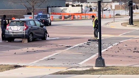 Brown Deer crash; 4 people taken to hospital