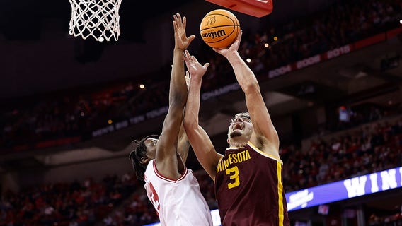 Wisconsin Badgers rout Minnesota, win 4th straight game