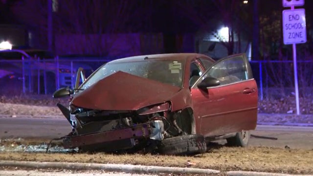 Milwaukee crash, 17th and Highland; driver hit traffic sign, median