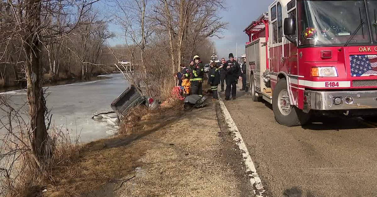 Car crashes into river; driver rescued by Oak Creek firefighters | FOX6 ...
