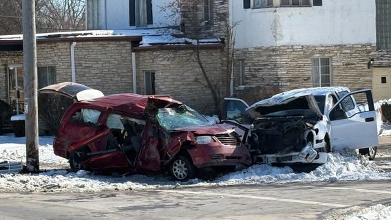 Milwaukee police chase ends with crash, wanted suspect in custody