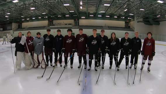 Kenosha Thunder hockey team gives new meaning to the word 'family'