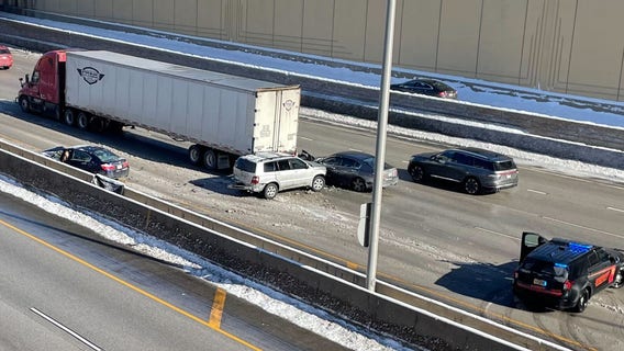 I-43 multi-vehicle crash in Milwaukee; snarls traffic near Highland Avenue