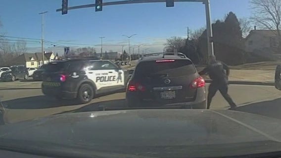 Wrong-way driver in Oak Creek, officers surround vehicle: video
