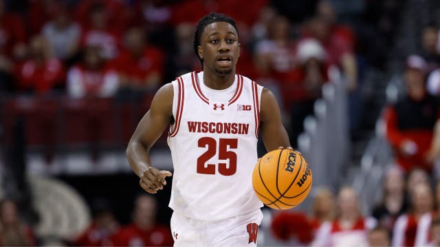 Wisconsin beats Washington, Blackwell leads Badgers