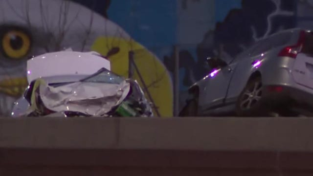 I-43 Milwaukee wrong-way crash; 2 dead, others injured