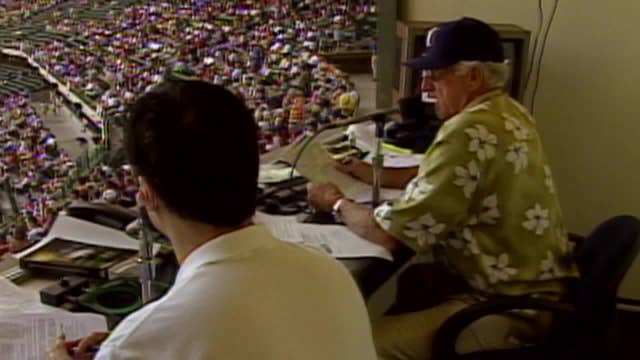 Attanasio: Bob Uecker nearly stepped away 20 years ago